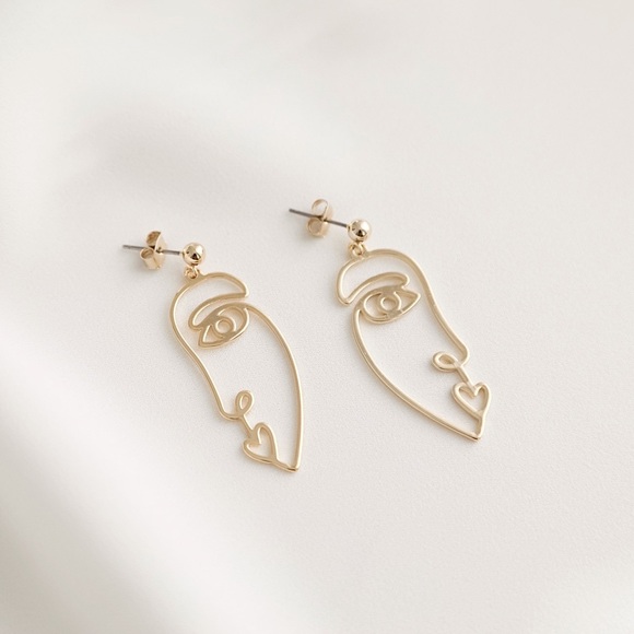 SoldOut11thStreet - Picture 2 of 3